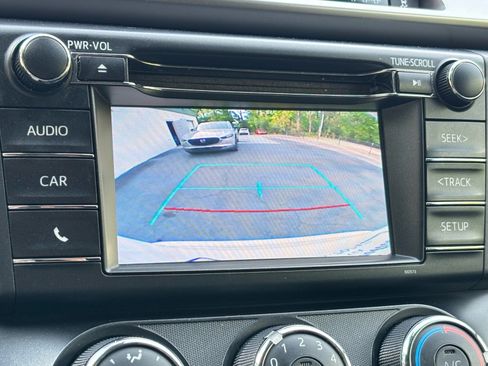 Used 2017 Toyota RAV4 LE image 14