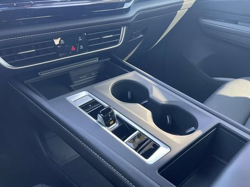 Certified 2024 Volkswagen Atlas Cross Sport SE FWD image 29