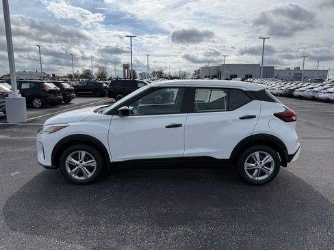 New 2025 Nissan Kicks Play S image 37