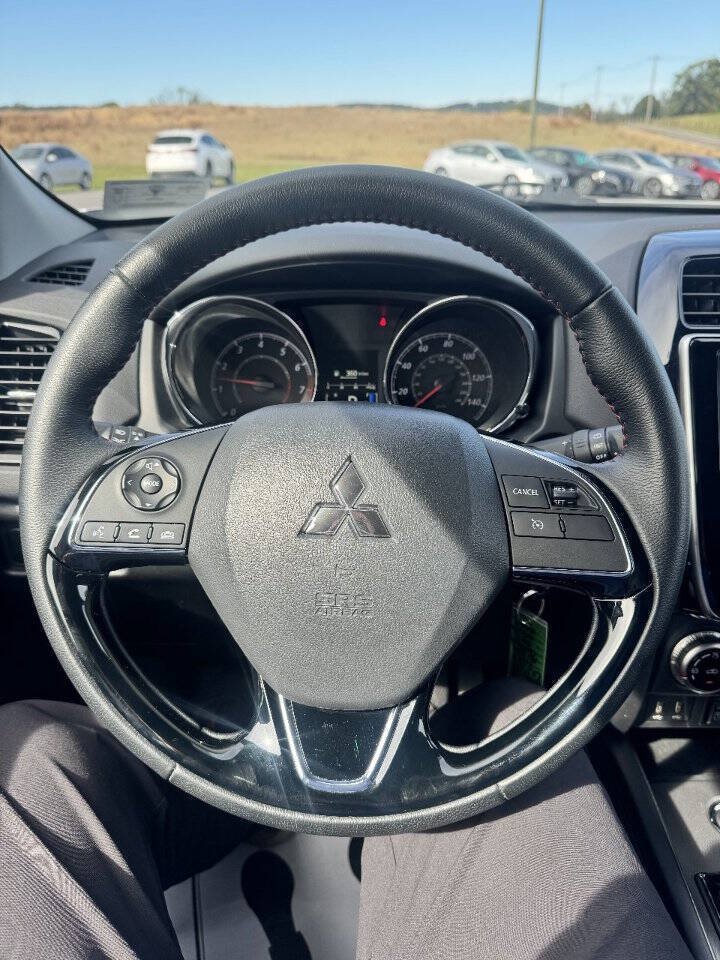 Used 2025 Mitsubishi Outlander Sport LE AWD/4WD image 10