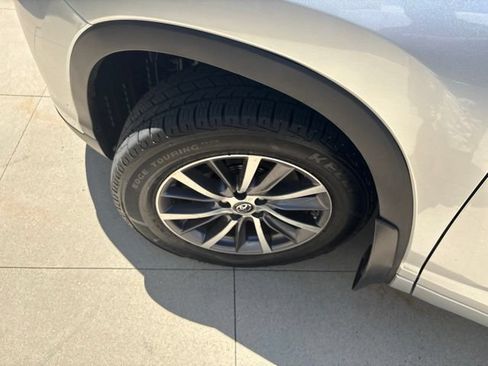 Used 2018 Toyota Highlander XLE AWD/4WD image 12