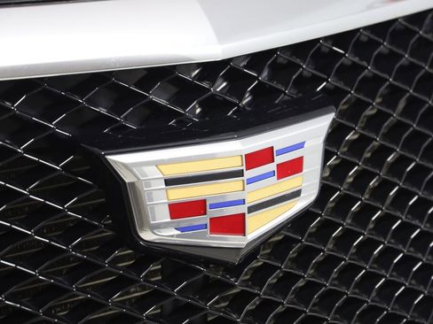 Used 2023 Cadillac XT5 Sportv w/ LPO, Floor Liner Package AWD/4WD image 17