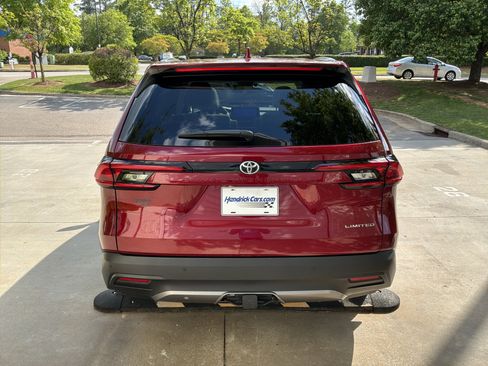 Used 2025 Toyota Grand Highlander FWD image 9