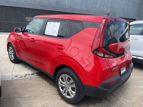 Used 2022 Kia Soul LX FWD image 5