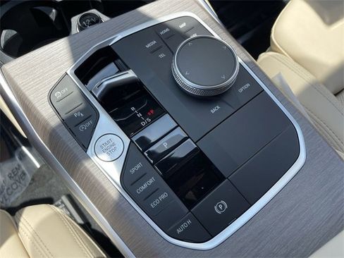 New 2025 BMW 330i Sedan w/ Premium Package image 22