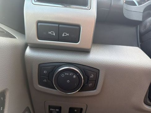 Used 2019 Ford F150 Lariat w/ Equipment Group 502A Luxury AWD/4WD image 38