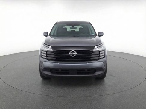 Used 2025 Nissan Kicks SV FWD image 2