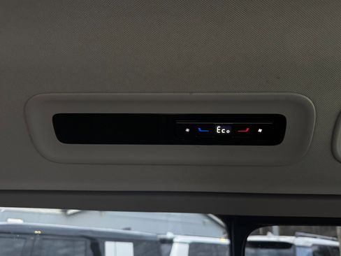 Used 2025 Volkswagen ID. Buzz Pro S Plus image 48