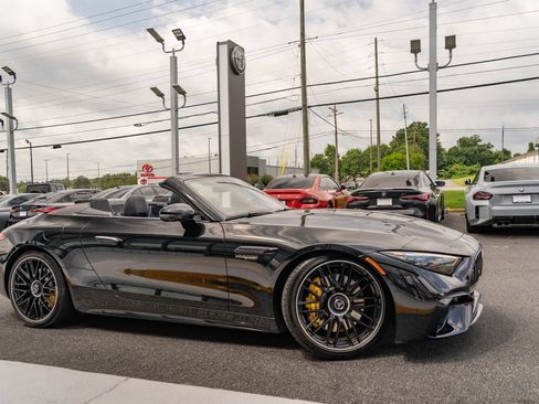 Used 2023 Mercedes-Benz SL 63 AMG 4MATIC w/ Driver Assistance Package image 12