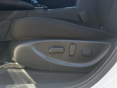 Used 2024 Nissan Leaf SV Plus image 11