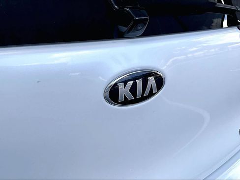 Used 2020 Kia Niro Touring FWD image 31