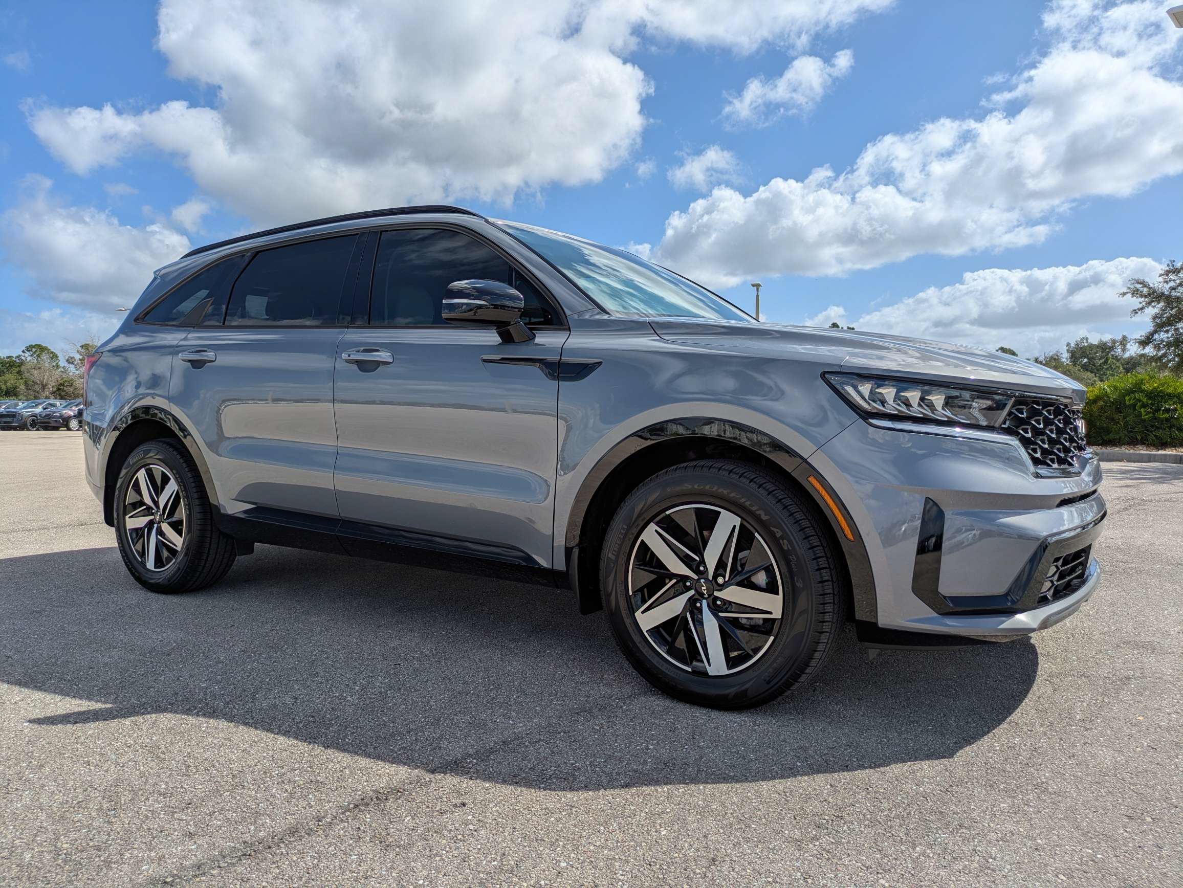 Certified 2023 Kia Sorento EX FWD image 2