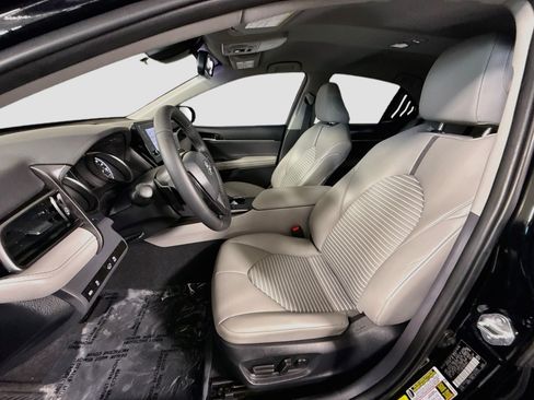 Used 2024 Toyota Camry SE w/ Convenience Package FWD image 22