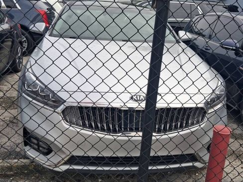 Used 2017 Kia Cadenza Technology FWD image 6