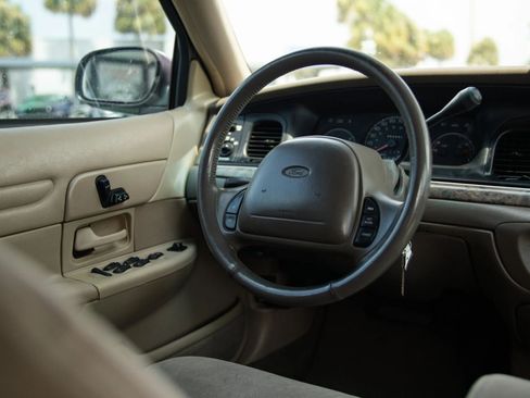 Used 1999 Ford Crown Victoria LX RWD image 23