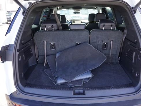 Used 2025 Buick Enclave Preferred image 21