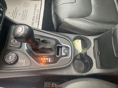 Used 2021 Jeep Cherokee Limited w/ Trailer Tow Group image 30