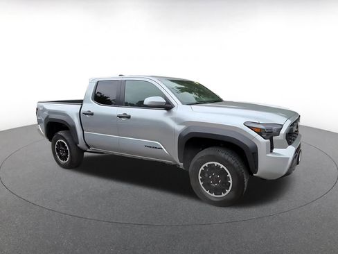 Used 2025 Toyota Tacoma TRD Off-Road AWD/4WD image 2