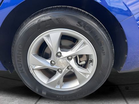 Used 2023 Hyundai Elantra SE w/ Preferred Accessory Package FWD image 23
