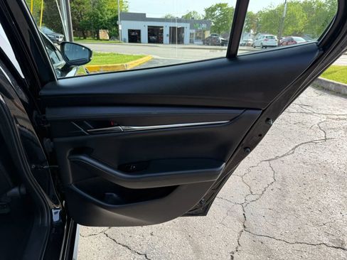 Used 2019 MAZDA MAZDA3 Sedan w/ Preferred Package FWD image 15