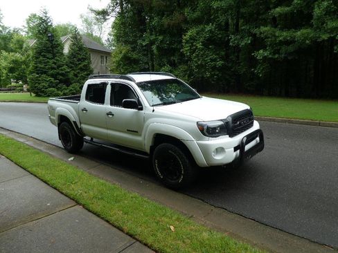 Used 2010 Toyota Tacoma PreRunner RWD image 24