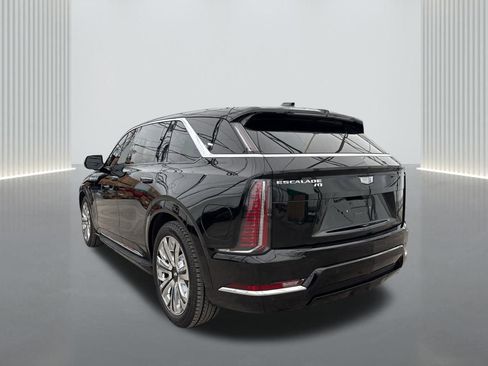 New 2025 Cadillac Escalade IQ Luxury 2 w/ LPO, Radiant Package image 7