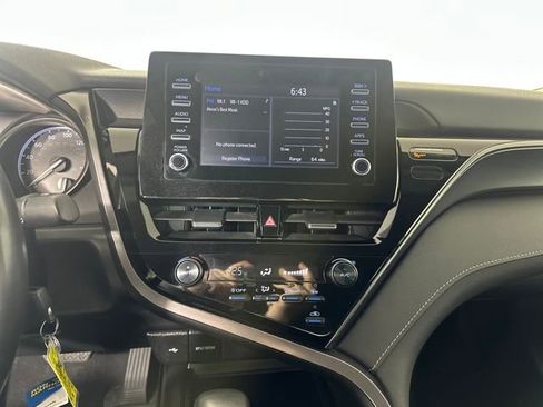 Used 2024 Toyota Camry SE image 21