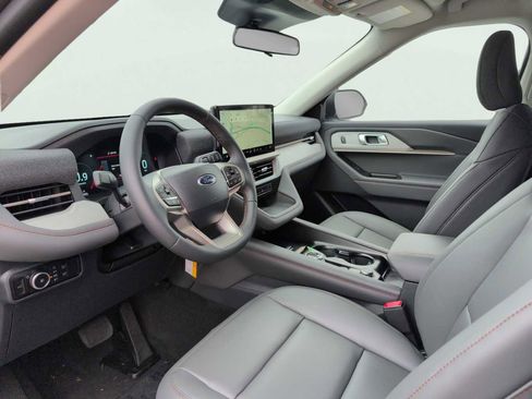 New 2025 Ford Explorer Active w/ Active Comfort Package image 8