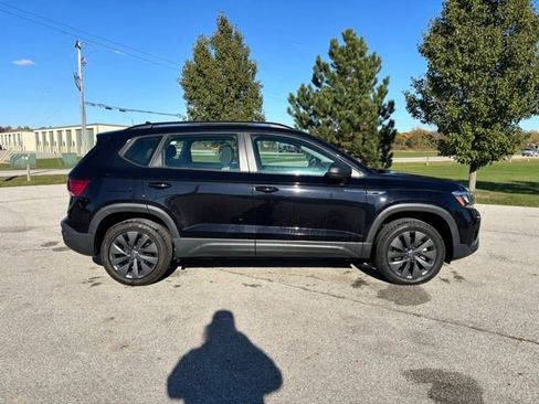 Used 2022 Volkswagen Taos S image 7