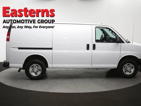 Used 2020 Chevrolet Express 3500 w/ Driver Convenience Package RWD image 42