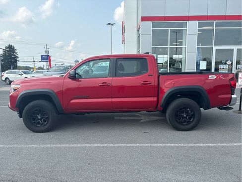 Used 2023 Toyota Tacoma SR5 w/ SX Package AWD/4WD image 7