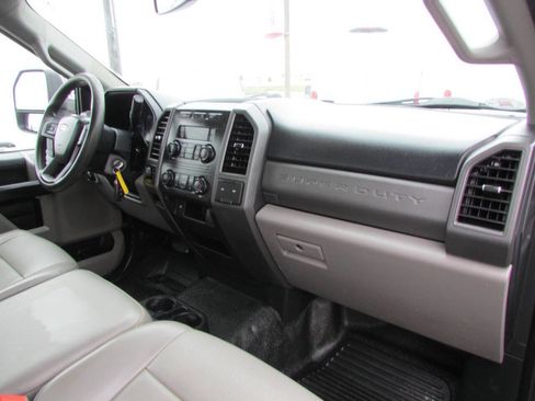 Used 2019 Ford F250 XL w/ Power Equipment Group image 18