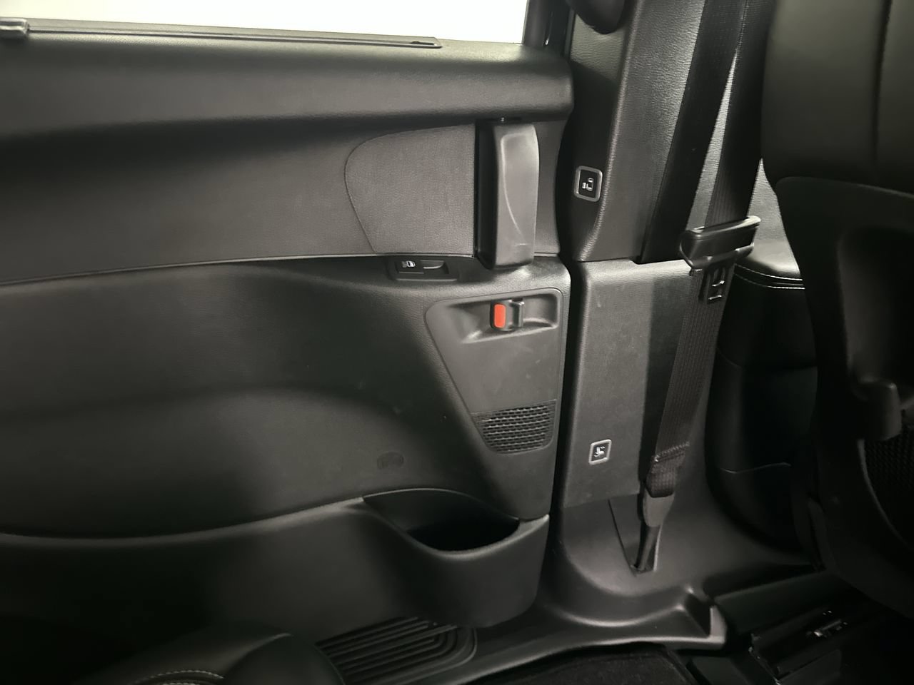 Used 2026 Chrysler Pacifica Select AWD/4WD image 25
