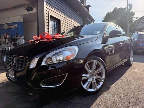 Used 2012 Volvo S60 T6 AWD/4WD image 2