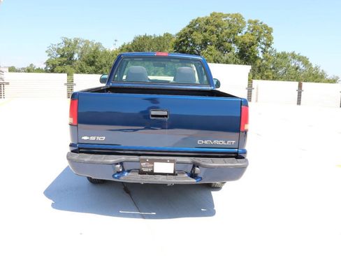 Used 2003 Chevrolet S10 Pickup LS RWD image 65