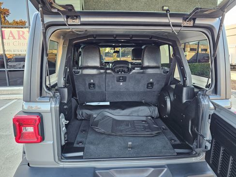 Used 2020 Jeep Wrangler Unlimited Sahara w/ Uconnect 4C Nav & Sound Group image 20