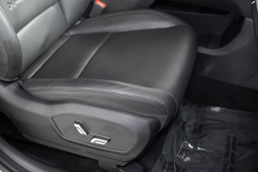 Certified 2024 Hyundai Santa Fe Limited FWD image 25