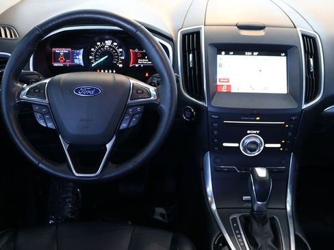 Used 2017 Ford Edge Titanium image 21
