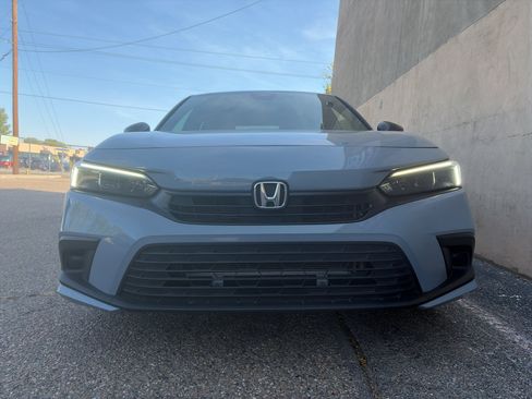 Used 2023 Honda Civic Sport image 9