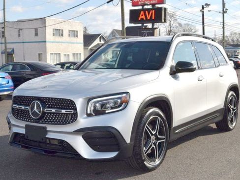 Used 2022 Mercedes-Benz GLB 250 4MATIC w/ AMG Line image 2