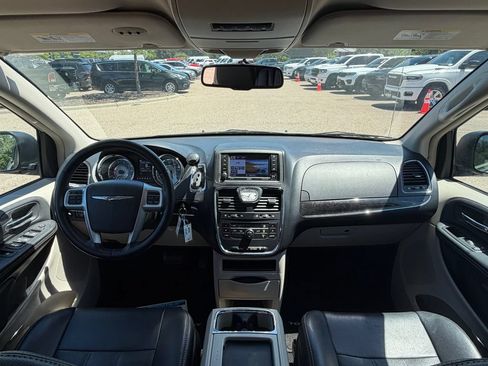 Used 2012 Chrysler Town & Country Touring w/ Entertainment Group #1 FWD image 14