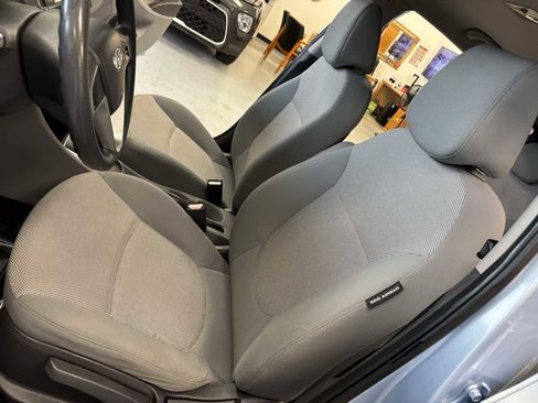 Used 2012 Hyundai Accent GS image 20