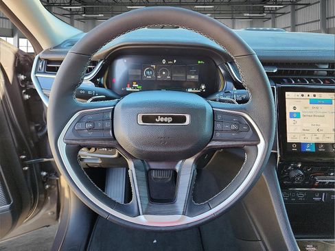 New 2024 Jeep Grand Cherokee Limited 4xe image 11