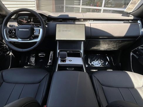 New 2025 Land Rover Range Rover SE image 5