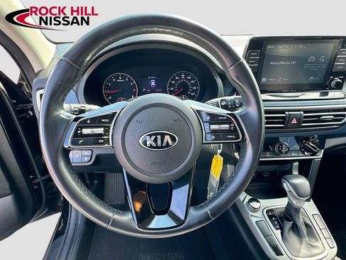 Used 2021 Kia Seltos S image 11