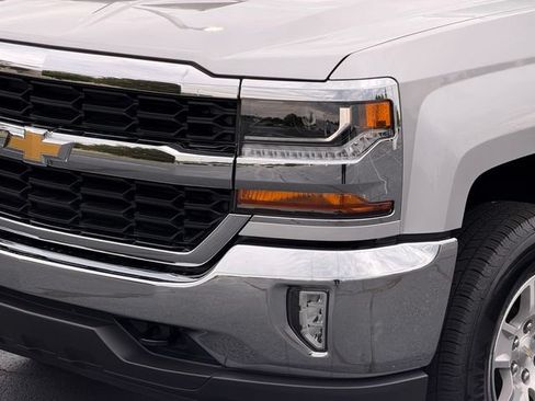 Used 2018 Chevrolet Silverado 1500 LT w/ All Star Edition AWD/4WD image 10