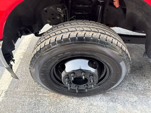 Used 2025 Ford F350 XLT image 11