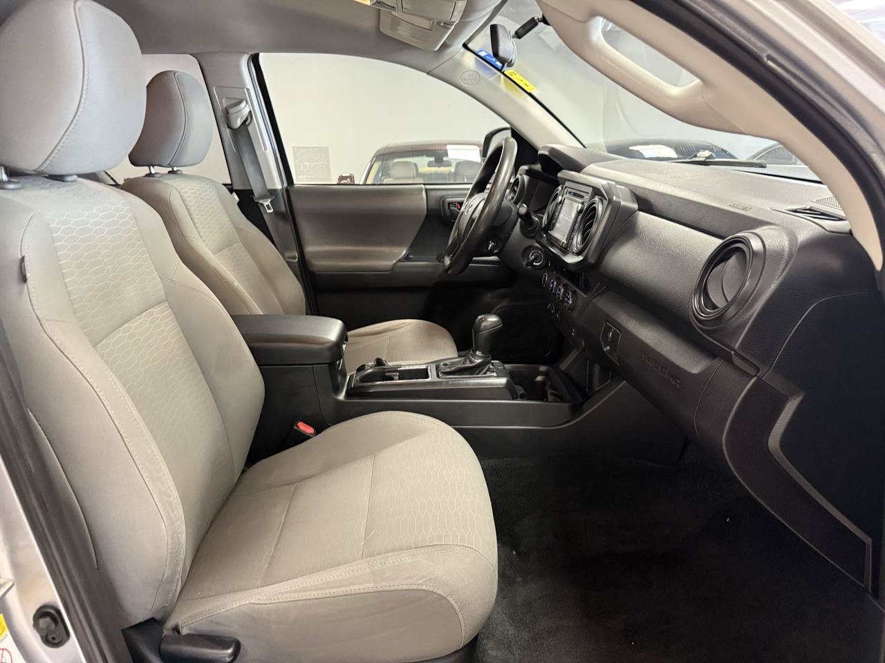 Used 2017 Toyota Tacoma SR w/ Tow Package AWD/4WD image 20