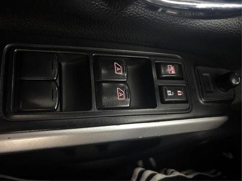 Used 2016 Nissan Titan SL image 42