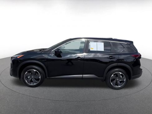 Used 2025 Nissan Rogue SV FWD image 9